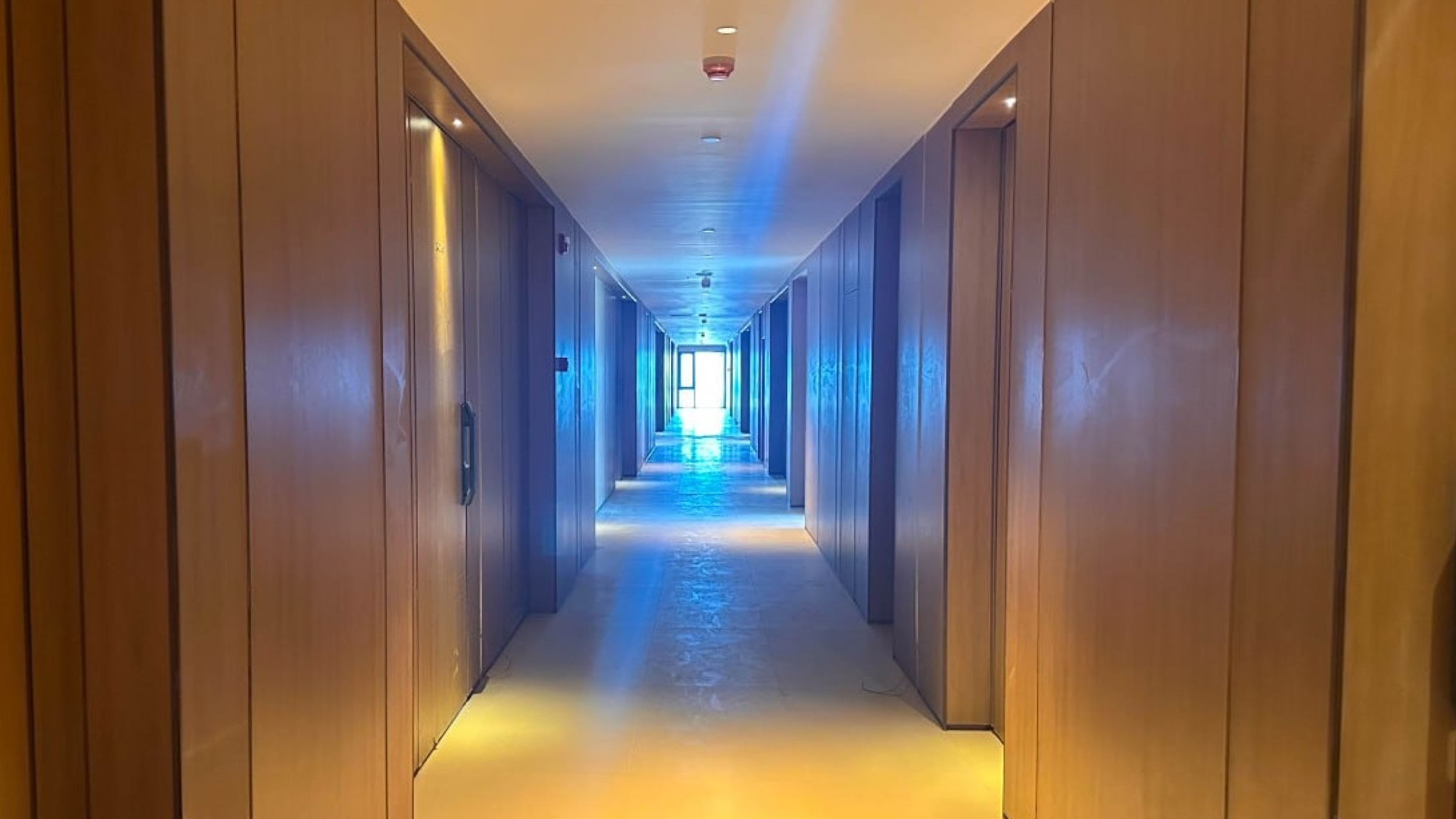 ビュー・アストン - スライダー16